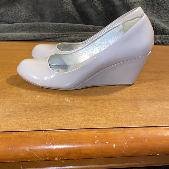 CL by Laundry Gray wedge - Picture 5 of 6